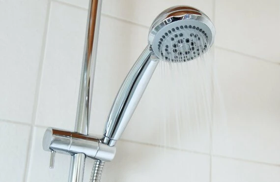 シャワーを浄化 | 浄水器の販売なら細大株式会社